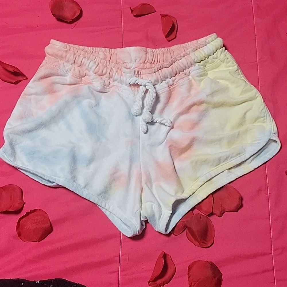 Assorted comfy shorts 😍 - Picture 4 of 12